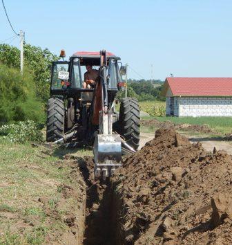 В хуторе Северин на улице Свободной начали строить водопровод